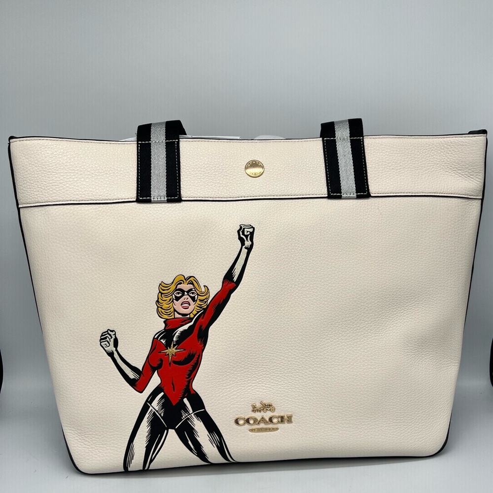 COACH TOTE Marvel Jes Tote Carol Danvers - Picture 1 of 13